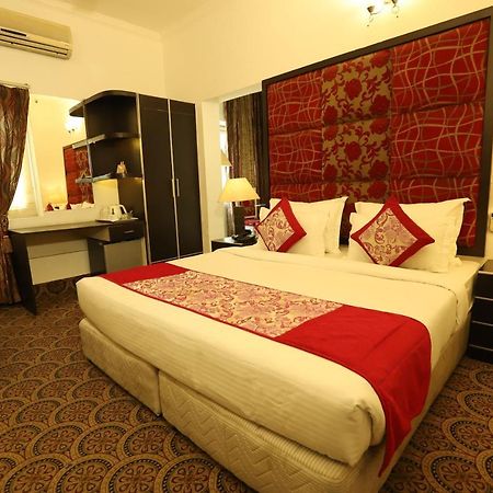 Hotel Capitol Hills - Greater Kailash Delhi 뉴델리 외부 사진