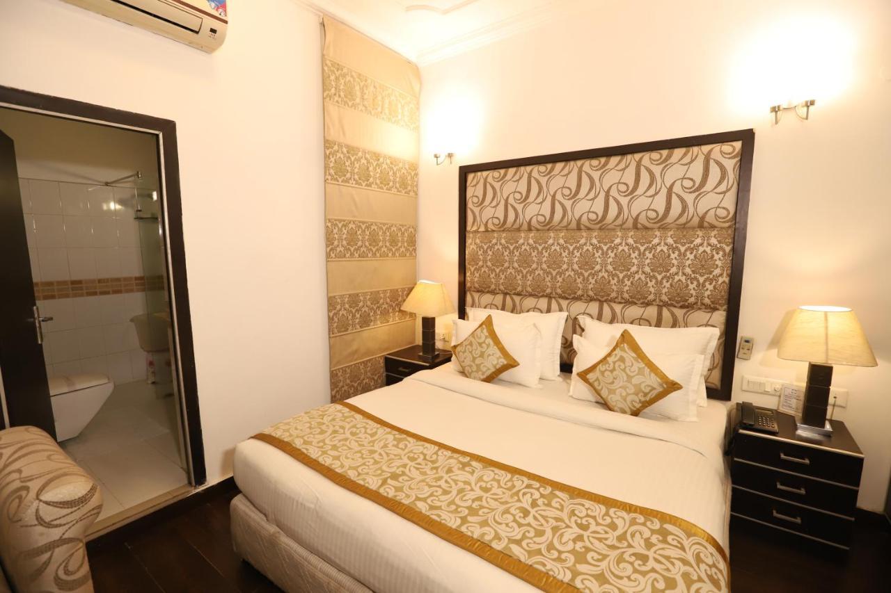 Hotel Capitol Hills - Greater Kailash Delhi 뉴델리 외부 사진